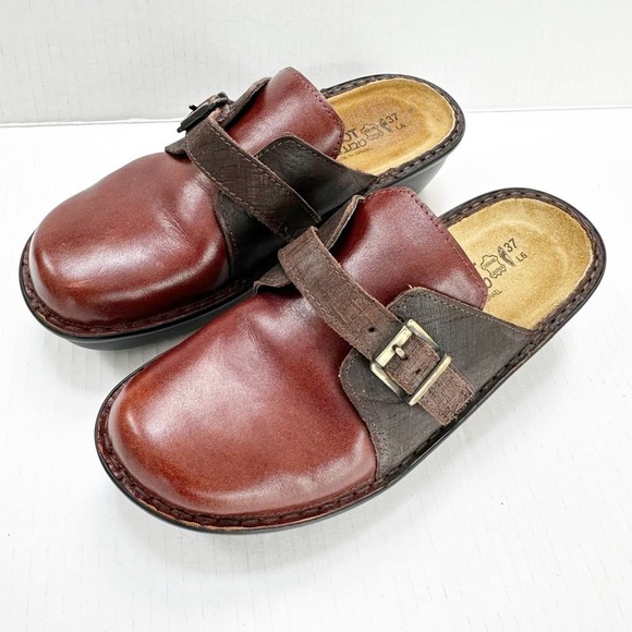 Naot Brown Leather Avignon Mules Clogs Size 37 US Size 6 Luggage Brown - Picture 1 of 9